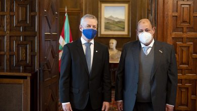 Photo of رئيس الحكومة الباسكية يستقبل ممثل جبهة البوليساريو بمقر رئاسة الحكومة الإقليمية