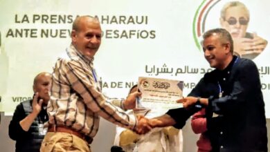 Photo of رابطة الصحفيين والكتاب الصحراويين بأوروبا تمنح شهادة تقدير وعرفان للفريق الإعلامي الصحراوي إيكيب ميديا