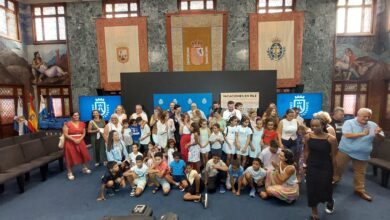 Photo of Cabildo de Tenerife y Parlamento de Canarias reciben a niños y niñas del Programa Vacaciones en Paz 2025Cabildo de Tenerife y Parlamento de Canarias reciben a niños y niñas del Programa Vacaciones en Paz 2025