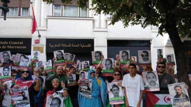 Photo of الجالية الصحراوية وجمعيات التضامن يطالبون من أمام قنصلية الإحتلال المغربية بإطلاق سراح كافة الأسرى المدنيين الصحراويين