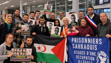 Photo of فرنسا: استقبال حاشد لكلود مانجان-أصفاري بمطار أورلي، ومطالبات بالإفراج الفوري عن الأسرى المدنيين الصحراويين